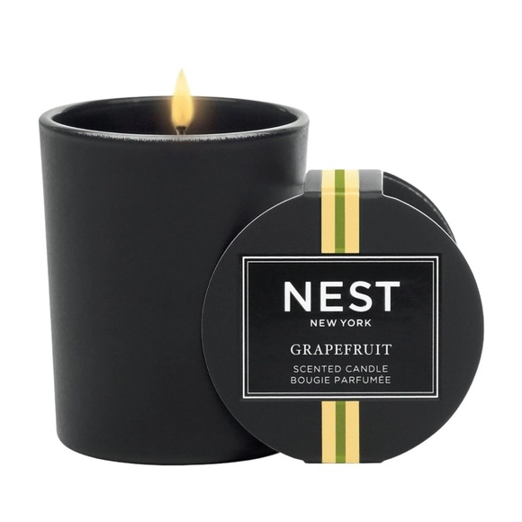 NEST Fragrances Mini Grapefruit Scented Candle - Picture 1 of 3